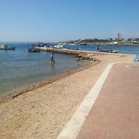A 2 With Terrace Garden And Sea View بيت للعطل