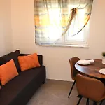 A 2 With Terrace Garden And Sea View * Barbat na Rabu