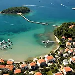 Сasa de vacaciones A 2 With Terrace Garden And Sea View Barbat na Rabu